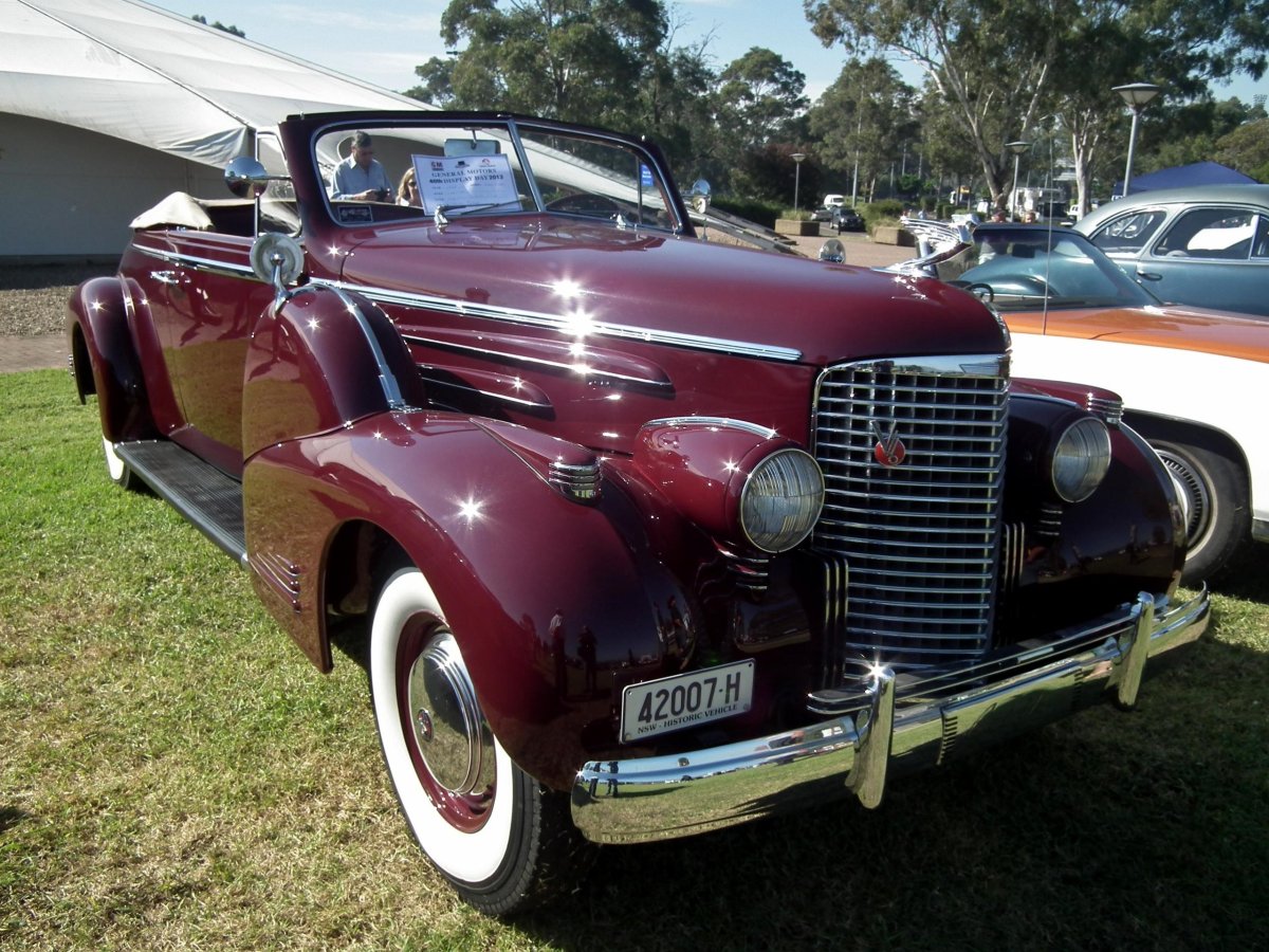 Cadillac v16 1938