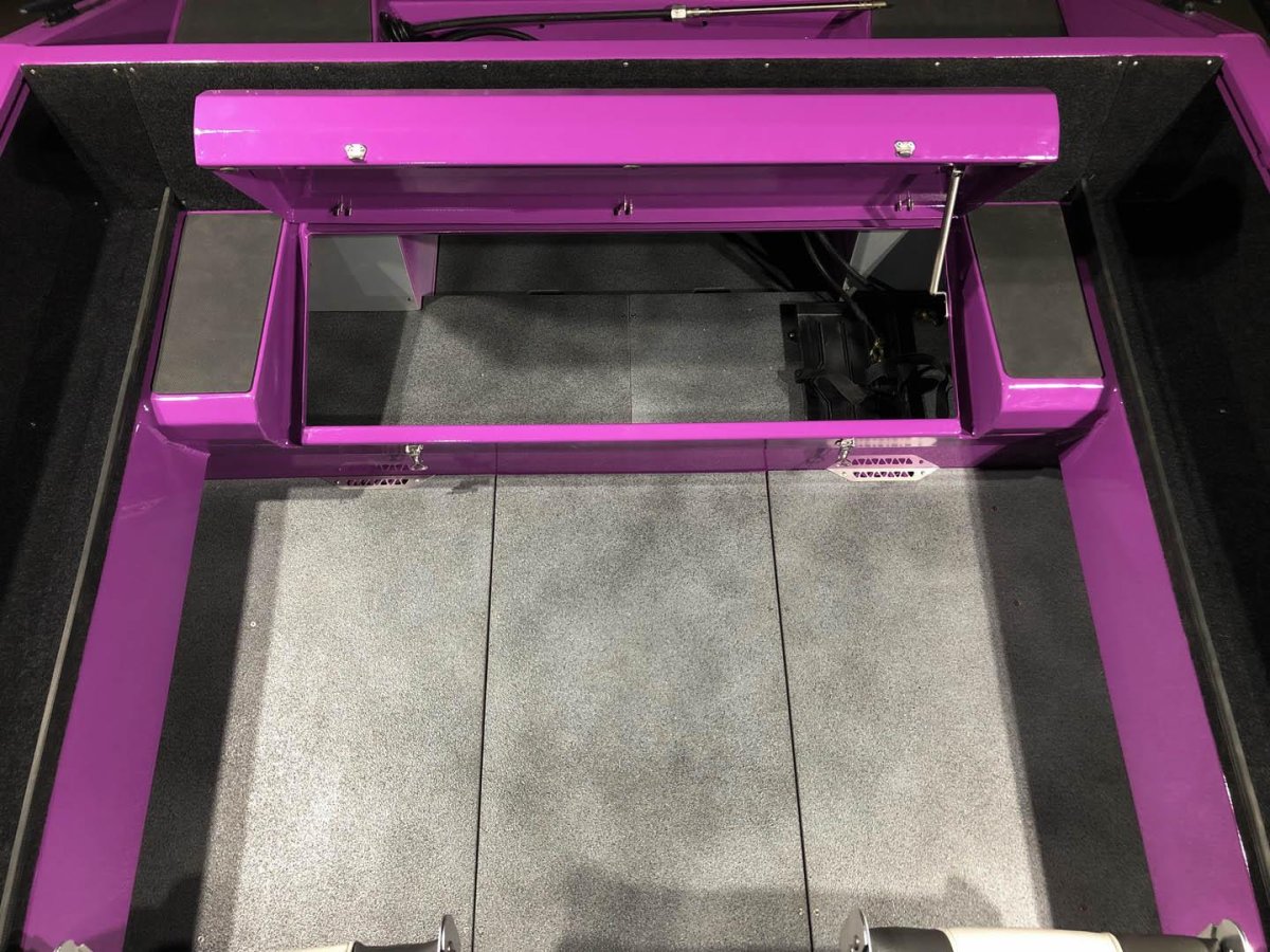 Лодка Виндбот 46 DCX