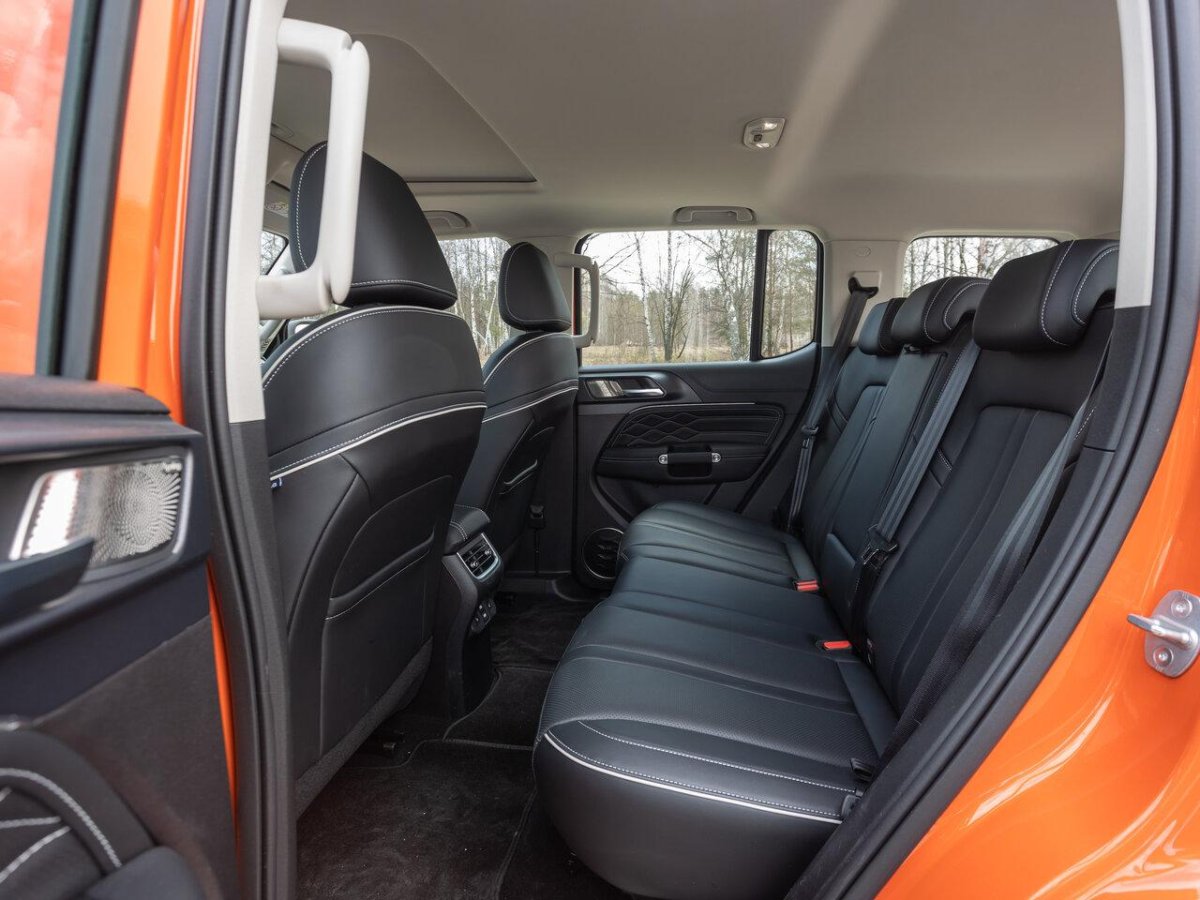 Tank 300 задний ряд