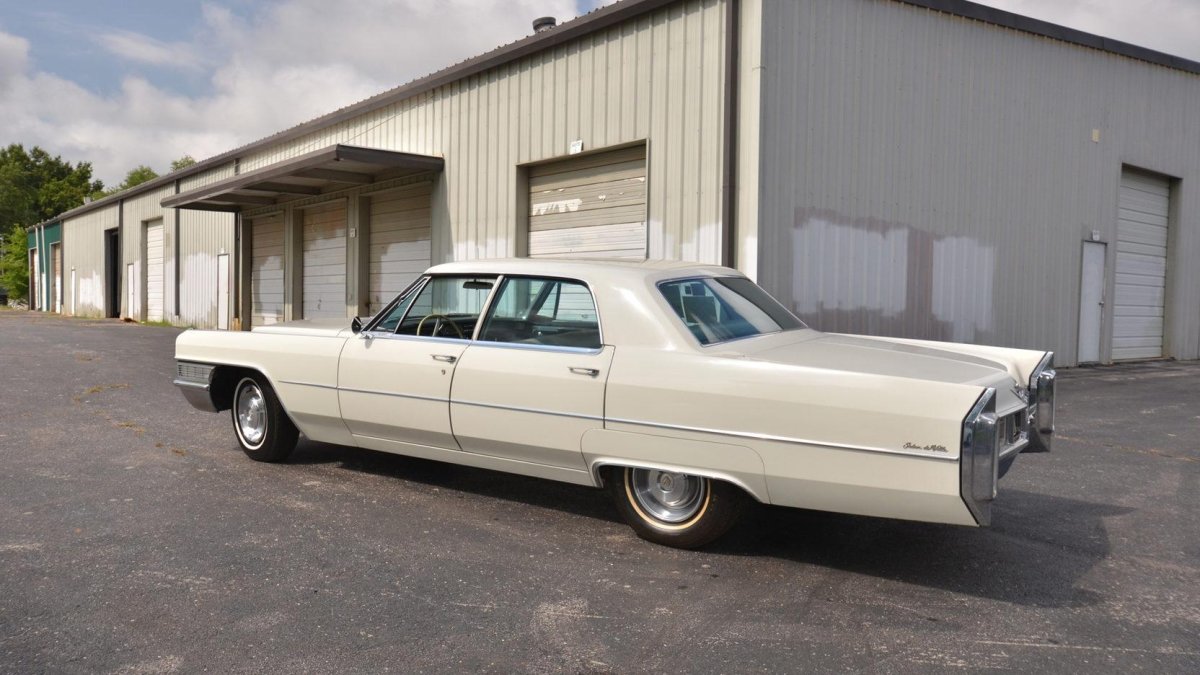 Cadillac Deville (1965-1970) седан