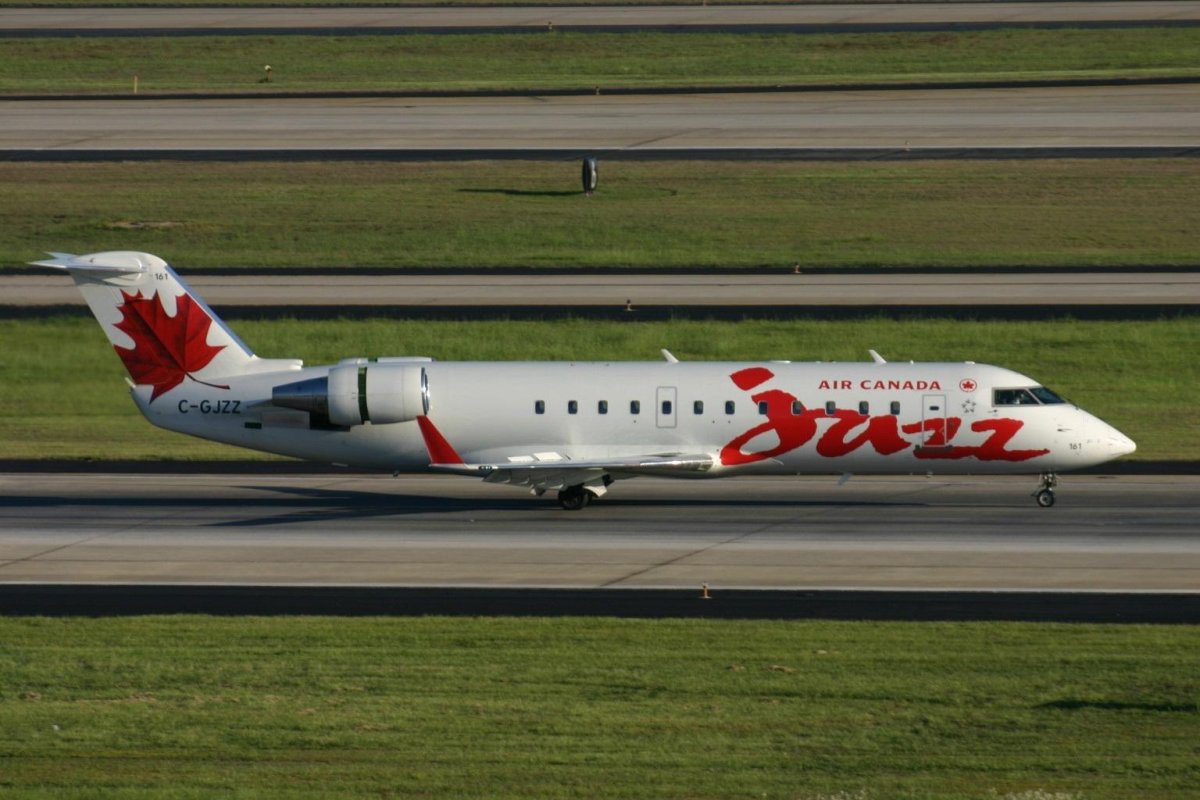 Canada Air CRJ 200