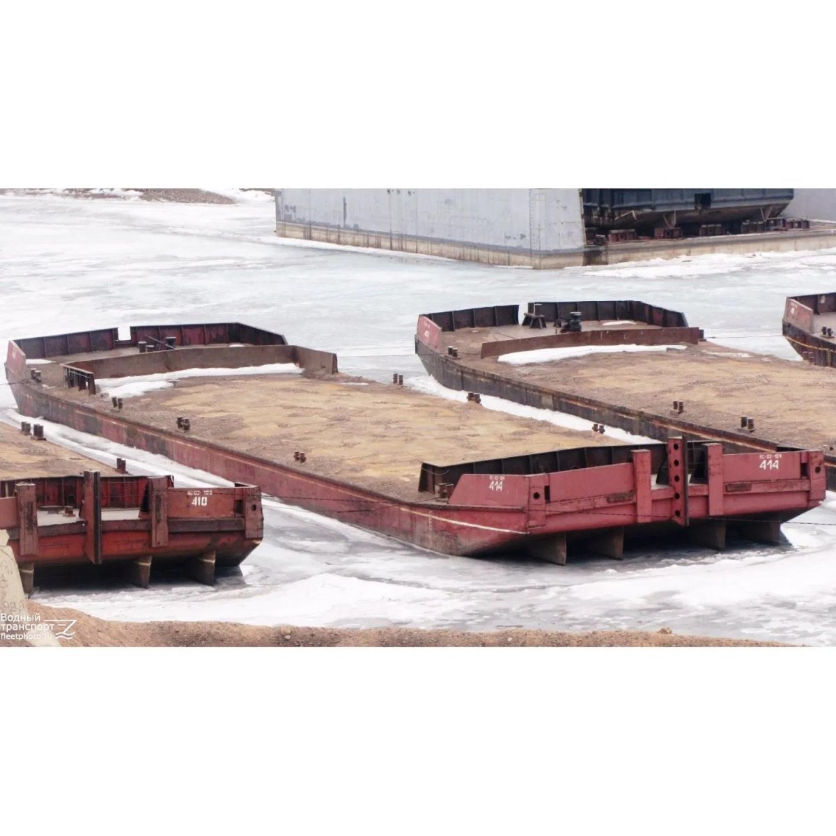 Аппарельная баржа