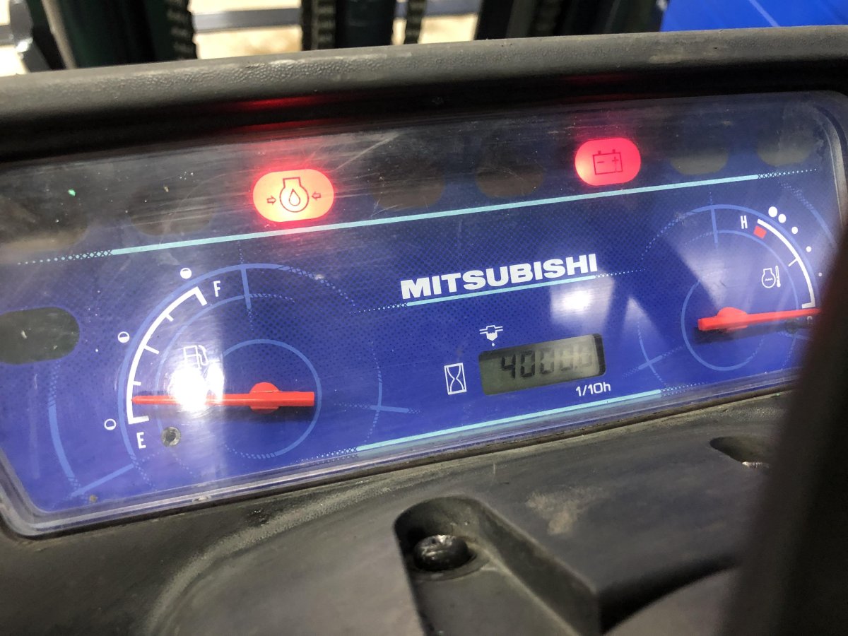 Приборная панель на погрузчик Митсубиси