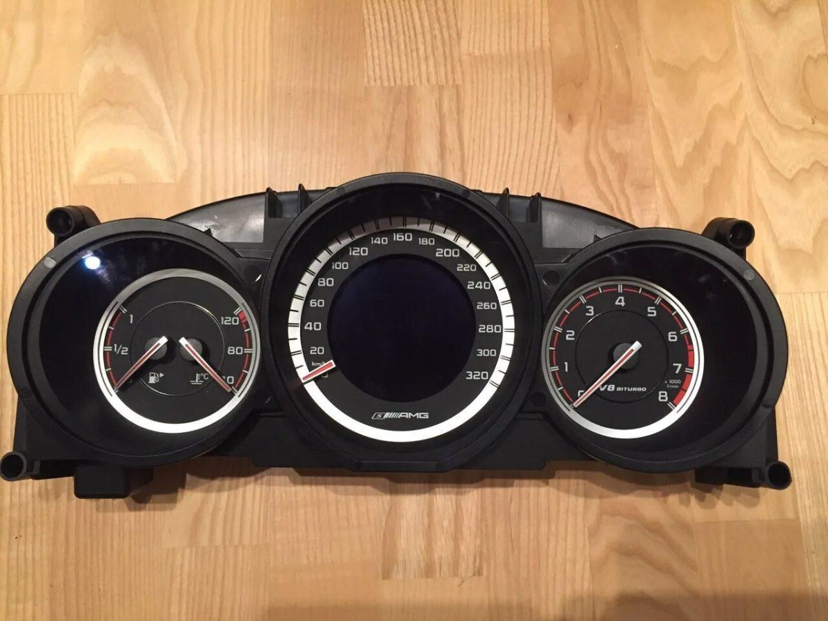 W219 приборная панель