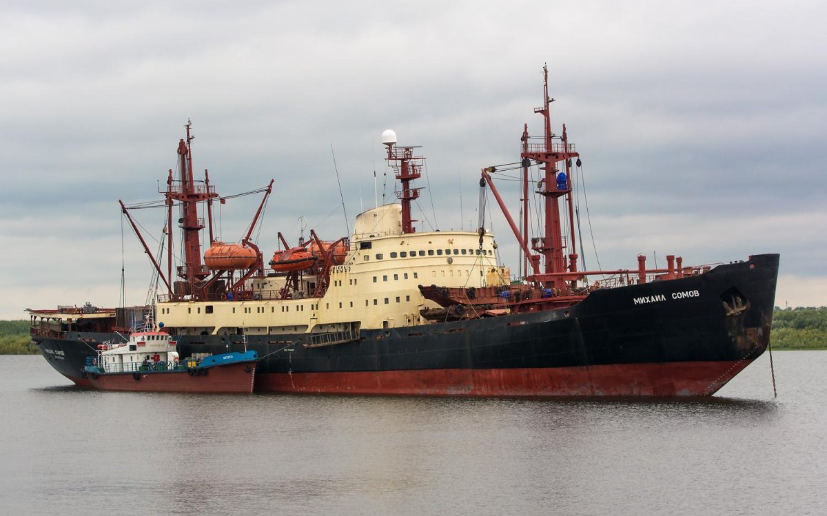 Ледокол Михаил сомов