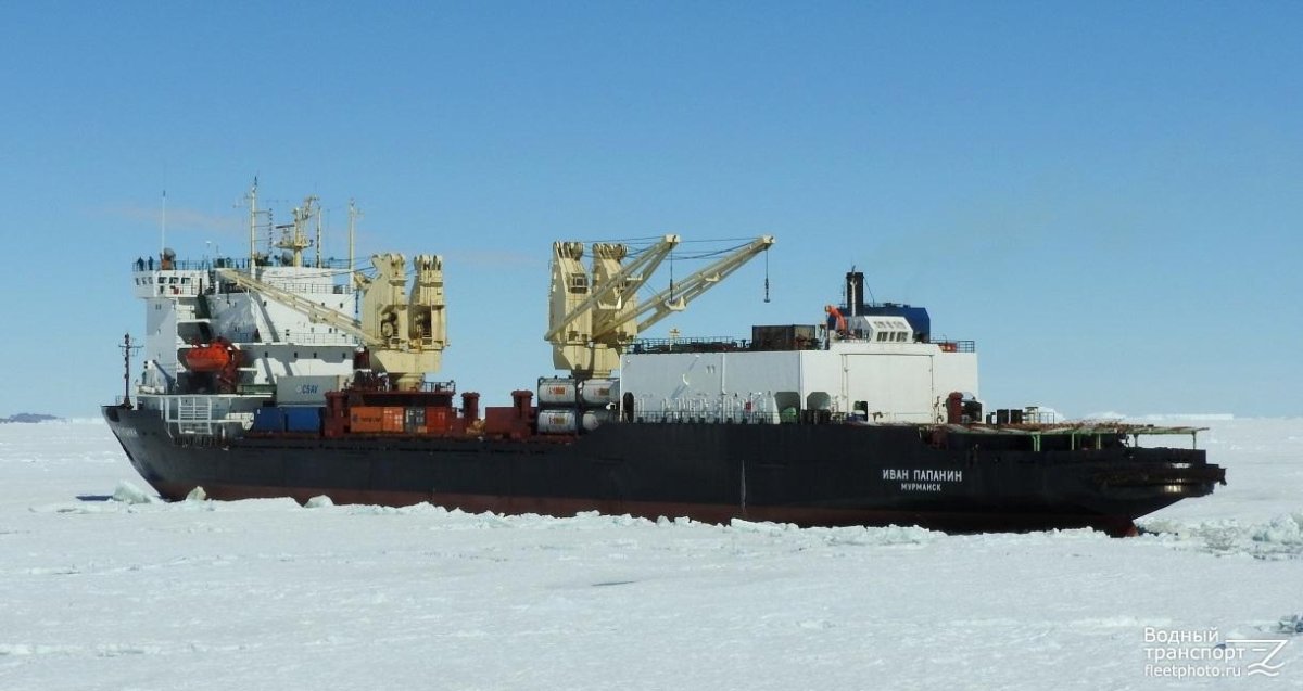 Судно Иван Папанин Мурманск