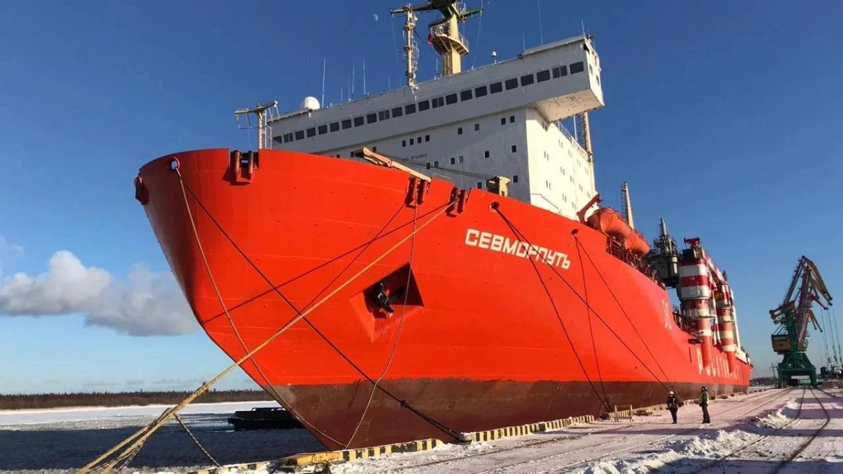 Атомный лихтеровоз Севморпуть