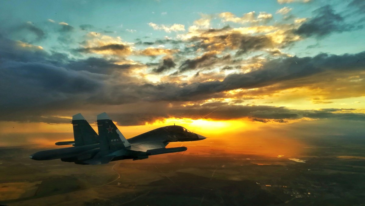 Военный самолет Су 34