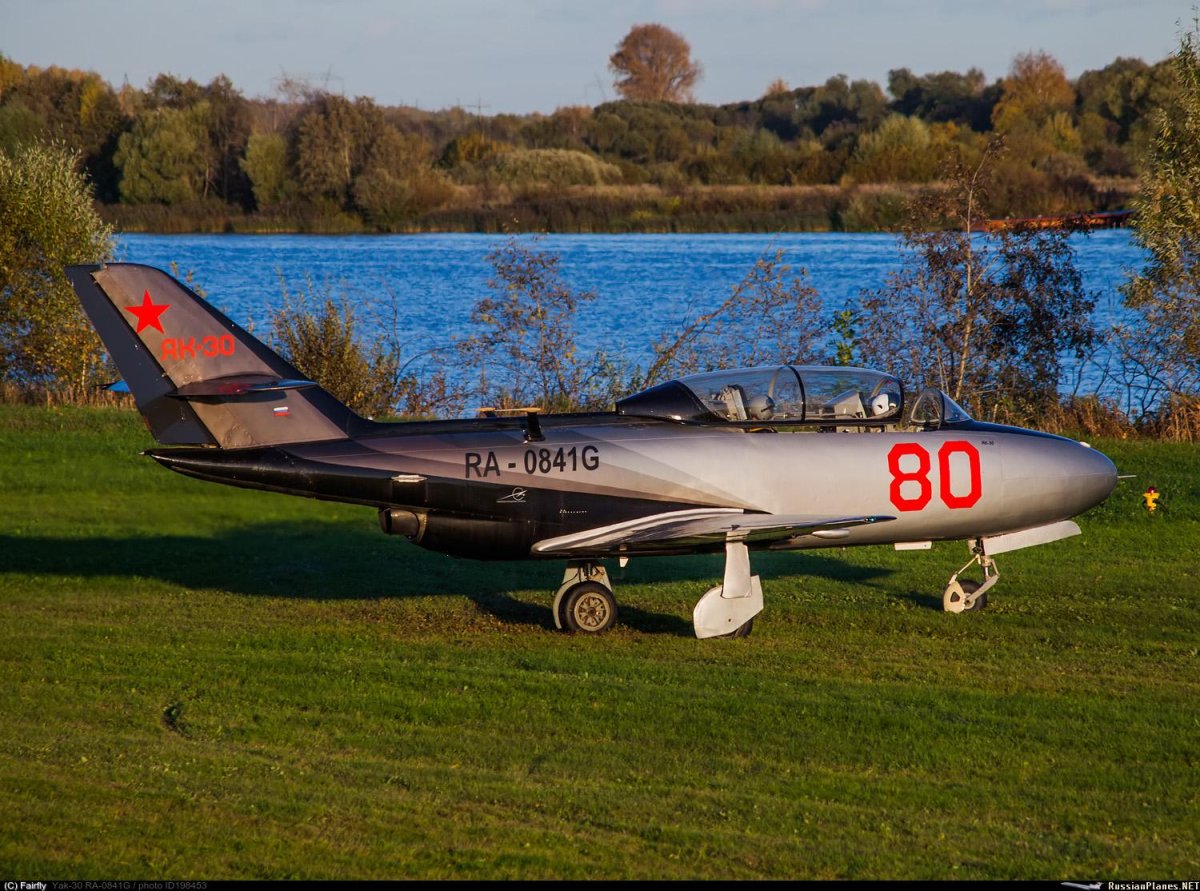 Як-30 самолет