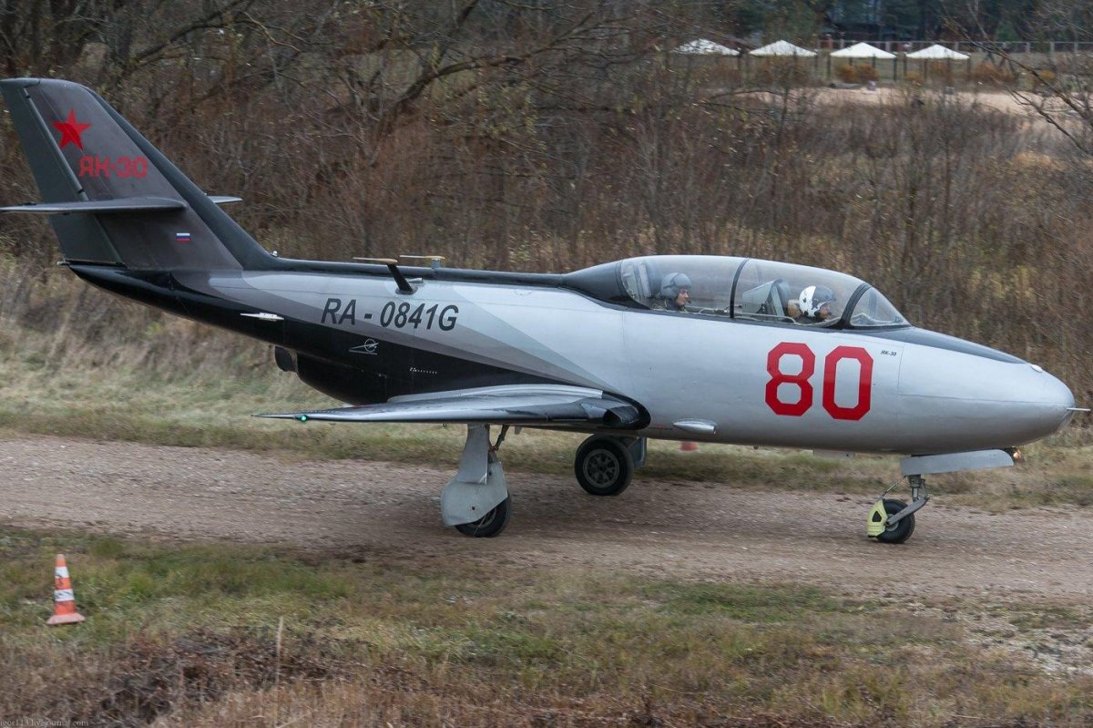 Яковлев як-30 (як-32)