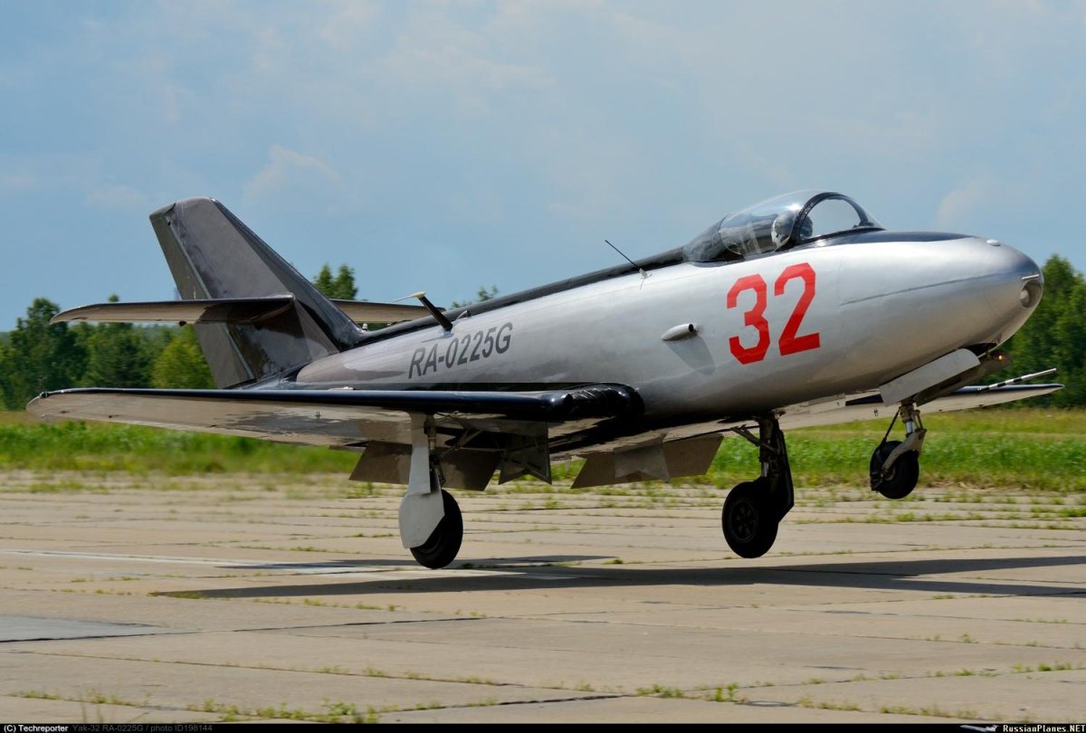 Яковлев як-30 (як-32)