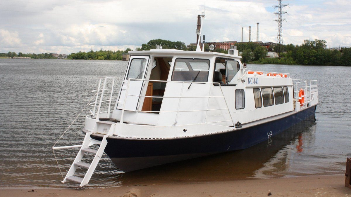 Катер КС 140