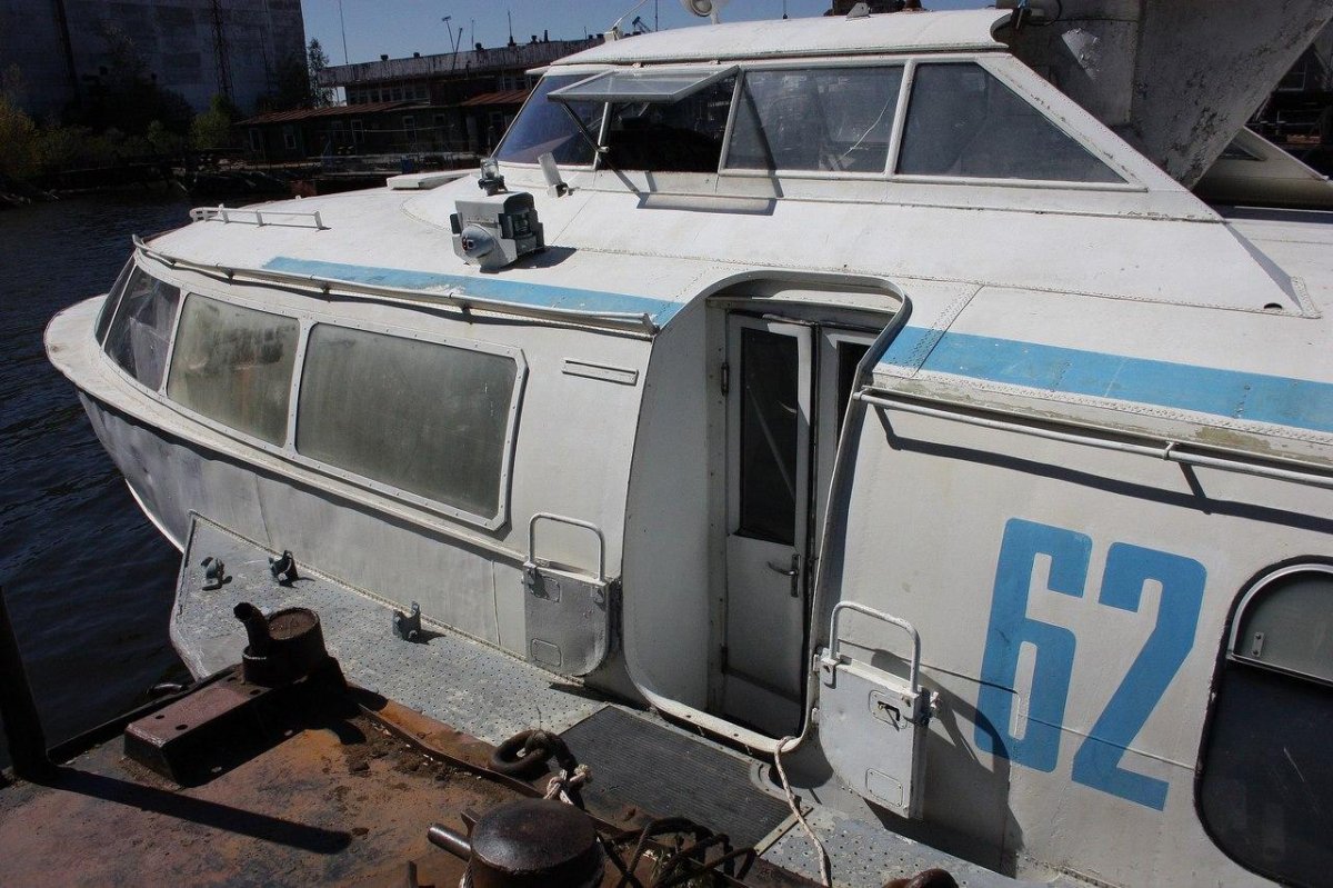 Теплоход Восход 69 авария