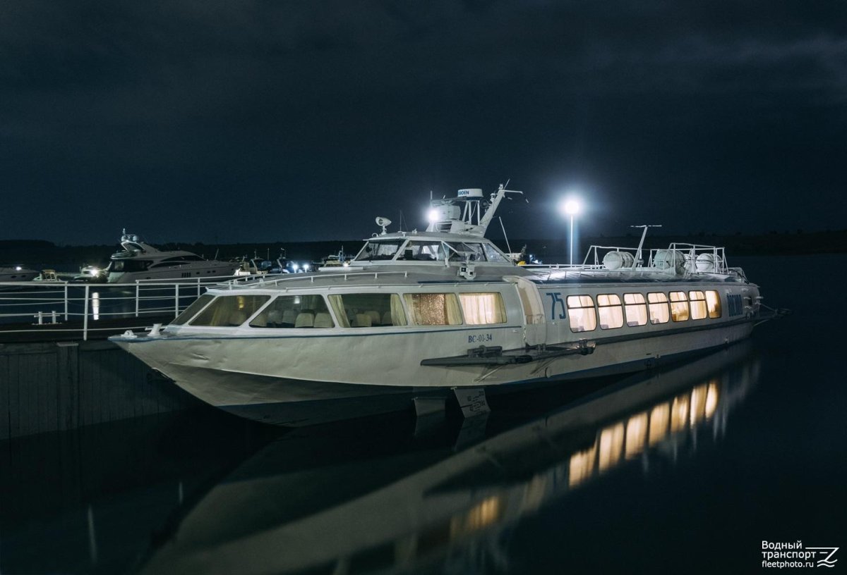 Теплоход Восход Иркутск