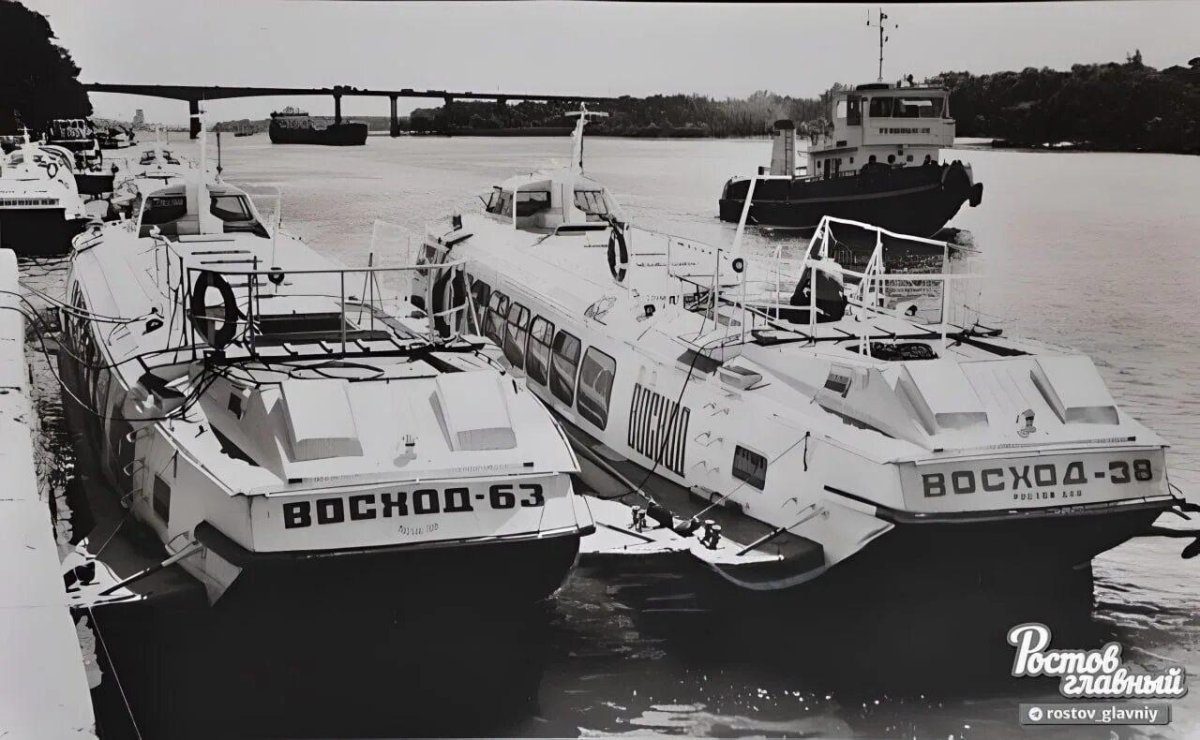 Речной катер Комета