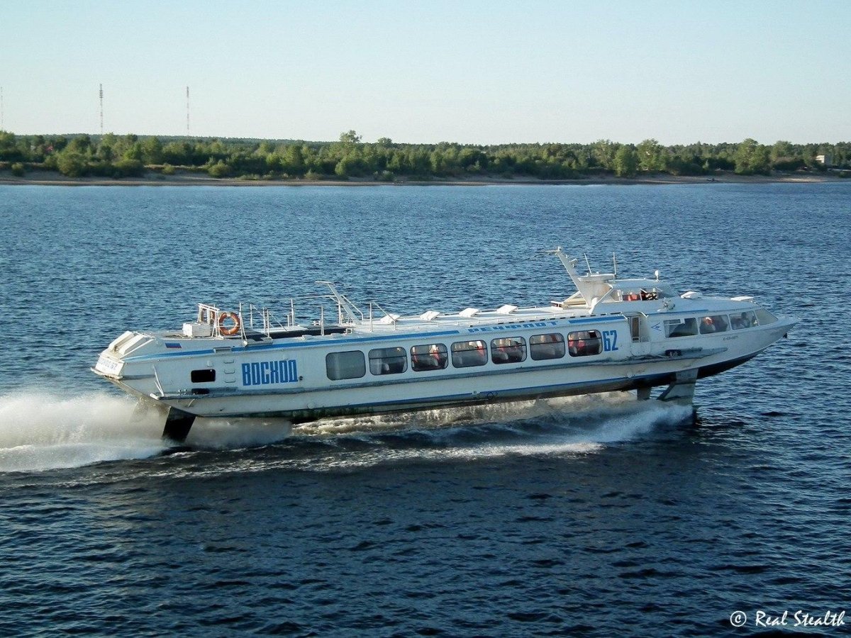 Теплоход Восход ракета