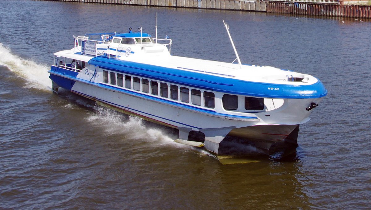 Речной катер ракета