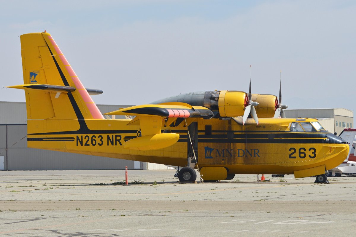Canadair CL-215