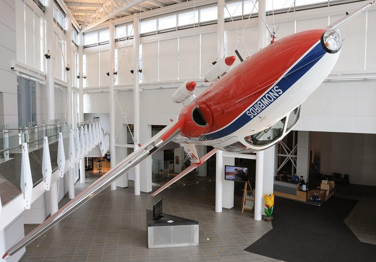 Юниор 11 самолет