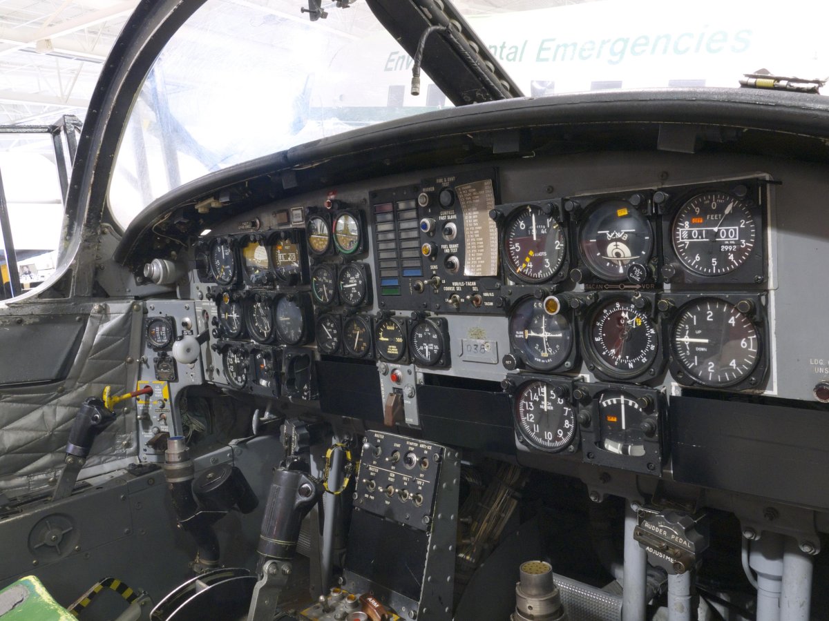 Ту 114 Cockpit