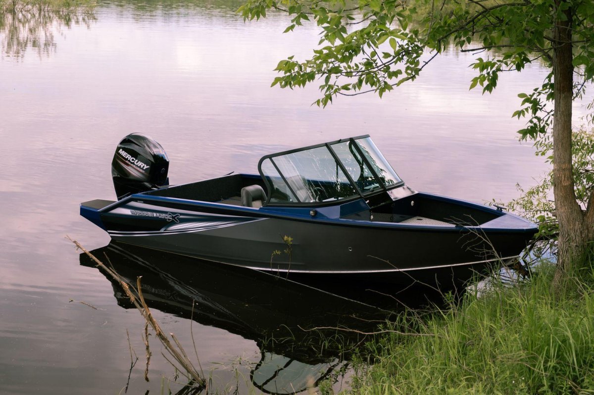 Лодка Windboat 4.6 DCX