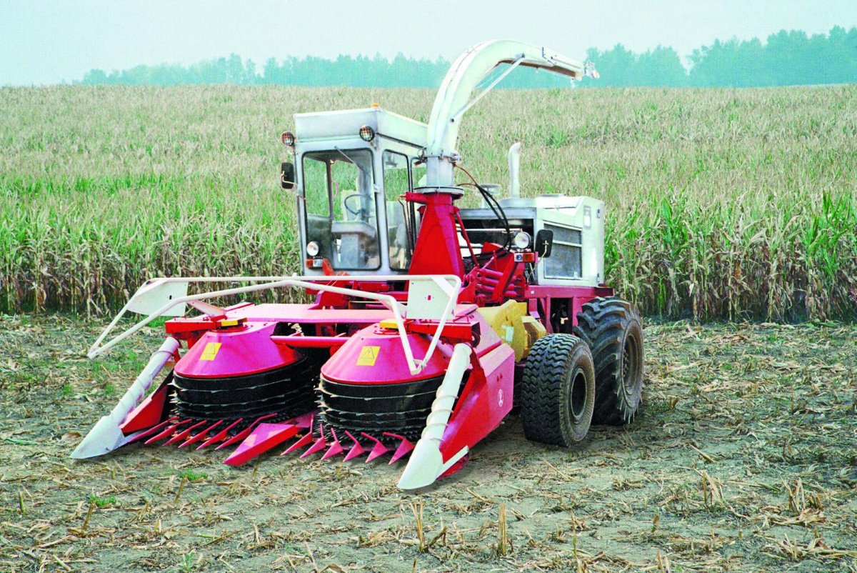 Кормоуборочный комбайн КСК-100