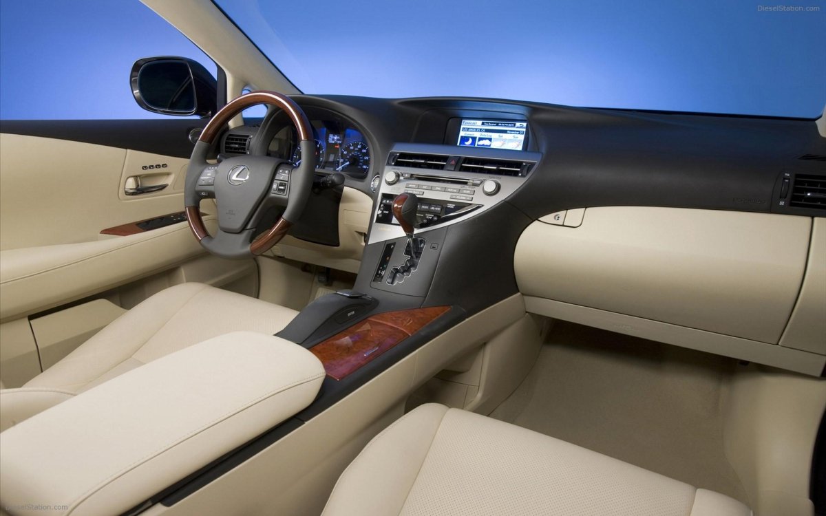 Машина Lexus rx350 салон