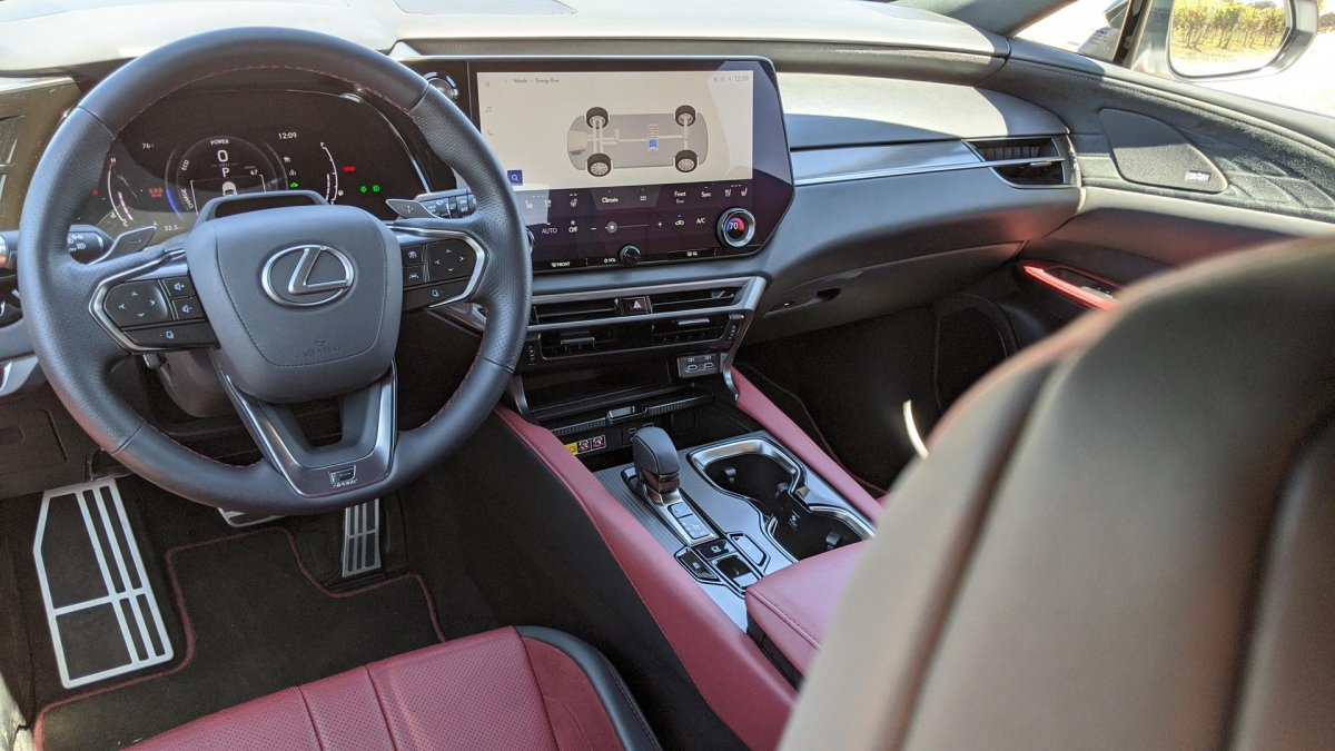 Lexus RX 2022 салон