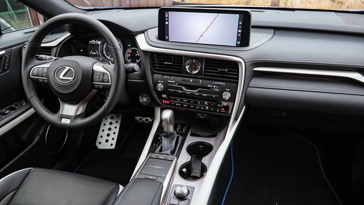 Lexus RX 2021 салон