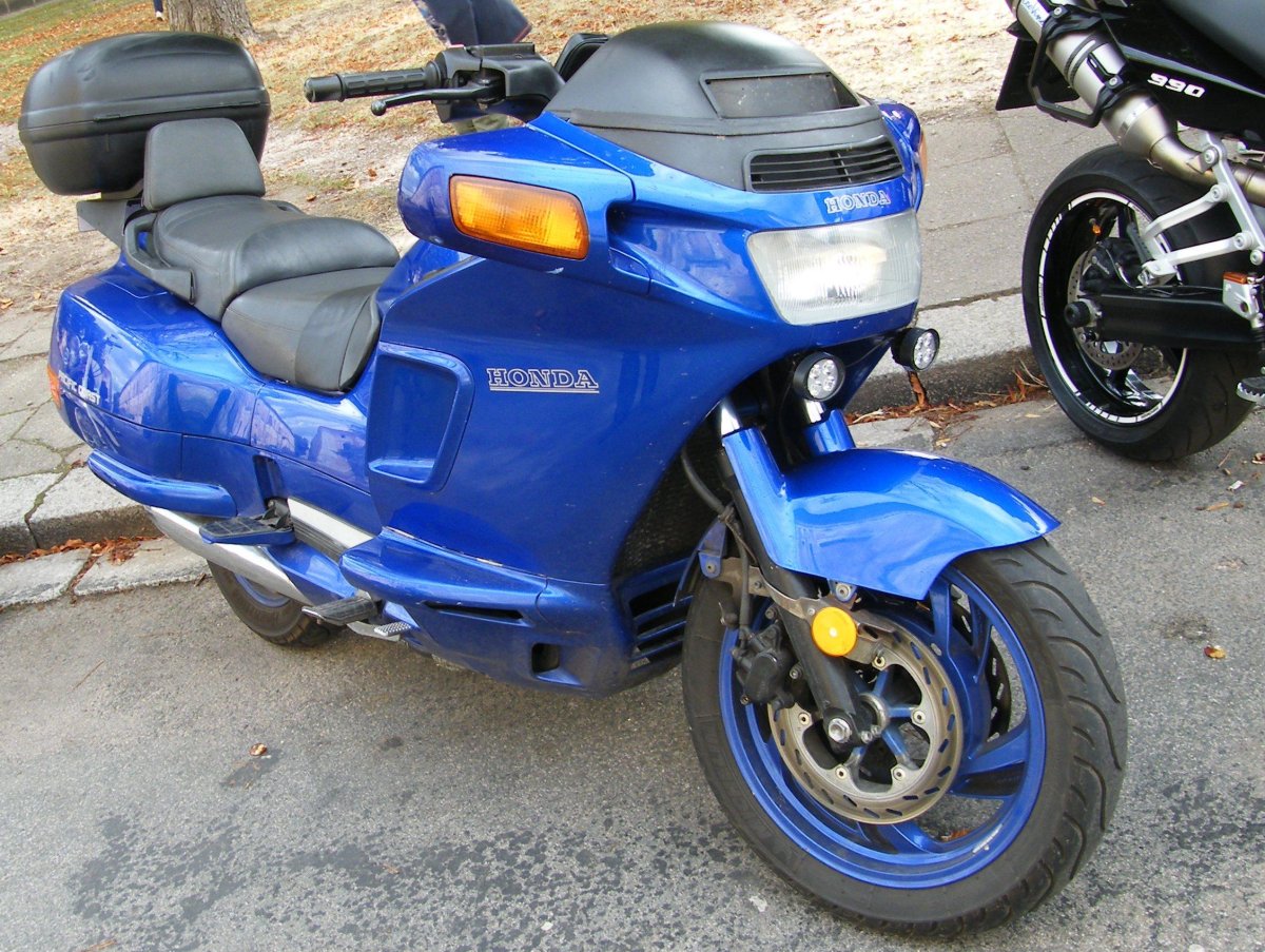 Honda pc800 Pacific Coast 1994 год