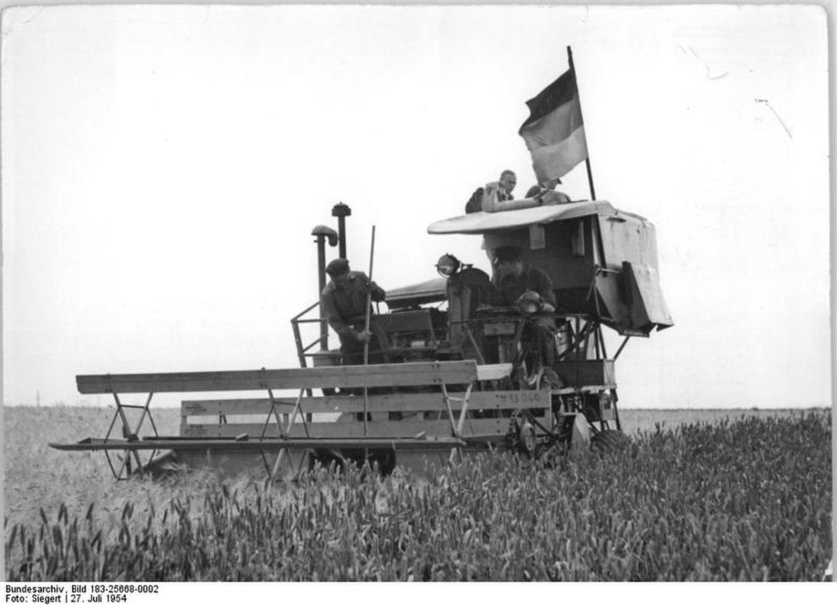 Комбайн Сталинец 4