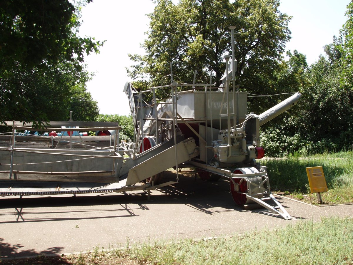 Комбайн Сталинец 1