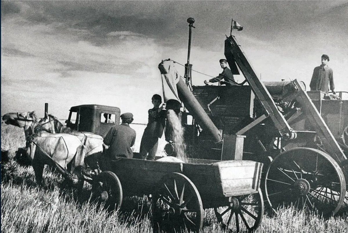 Комбайн Сталинец 6