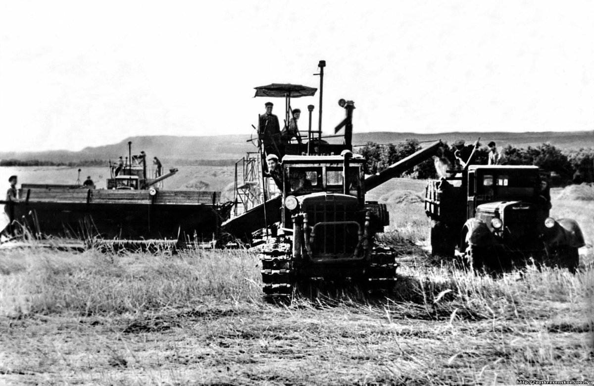 Зерноуборочный комбайн Сталинец