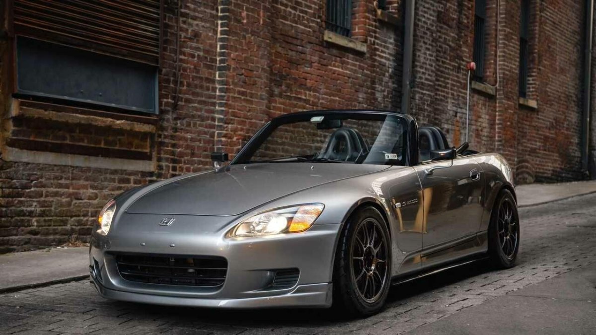 Серая Хонда s2000