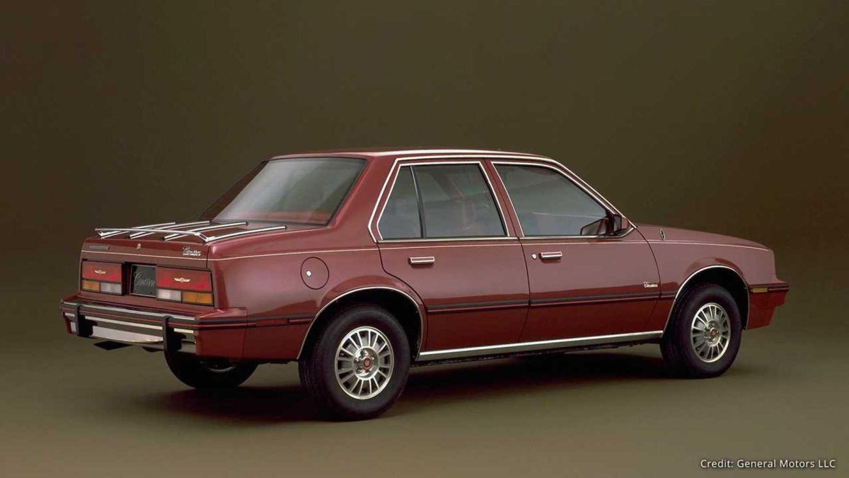 Кадиллак Симаррон салон