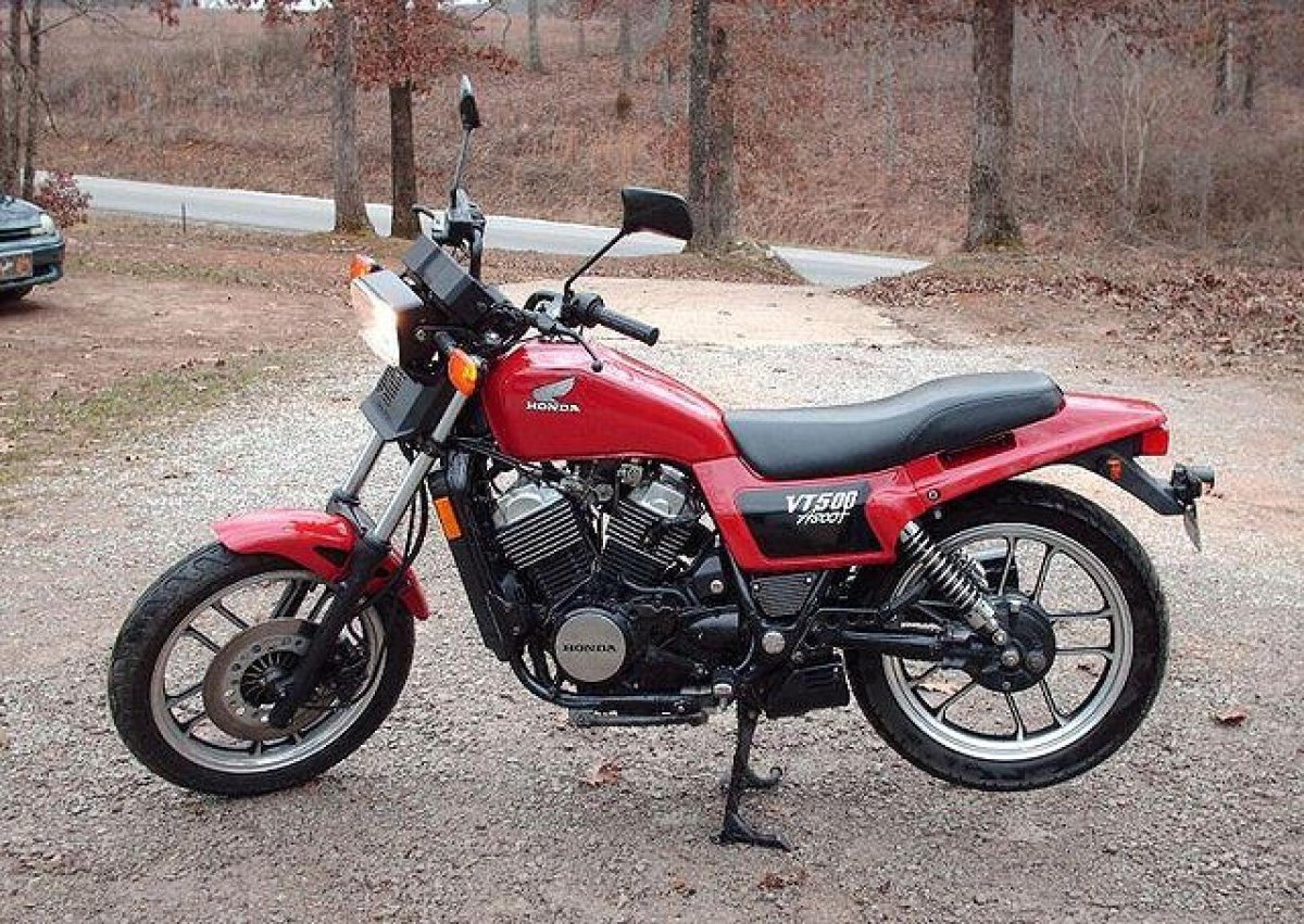 Honda vt500e