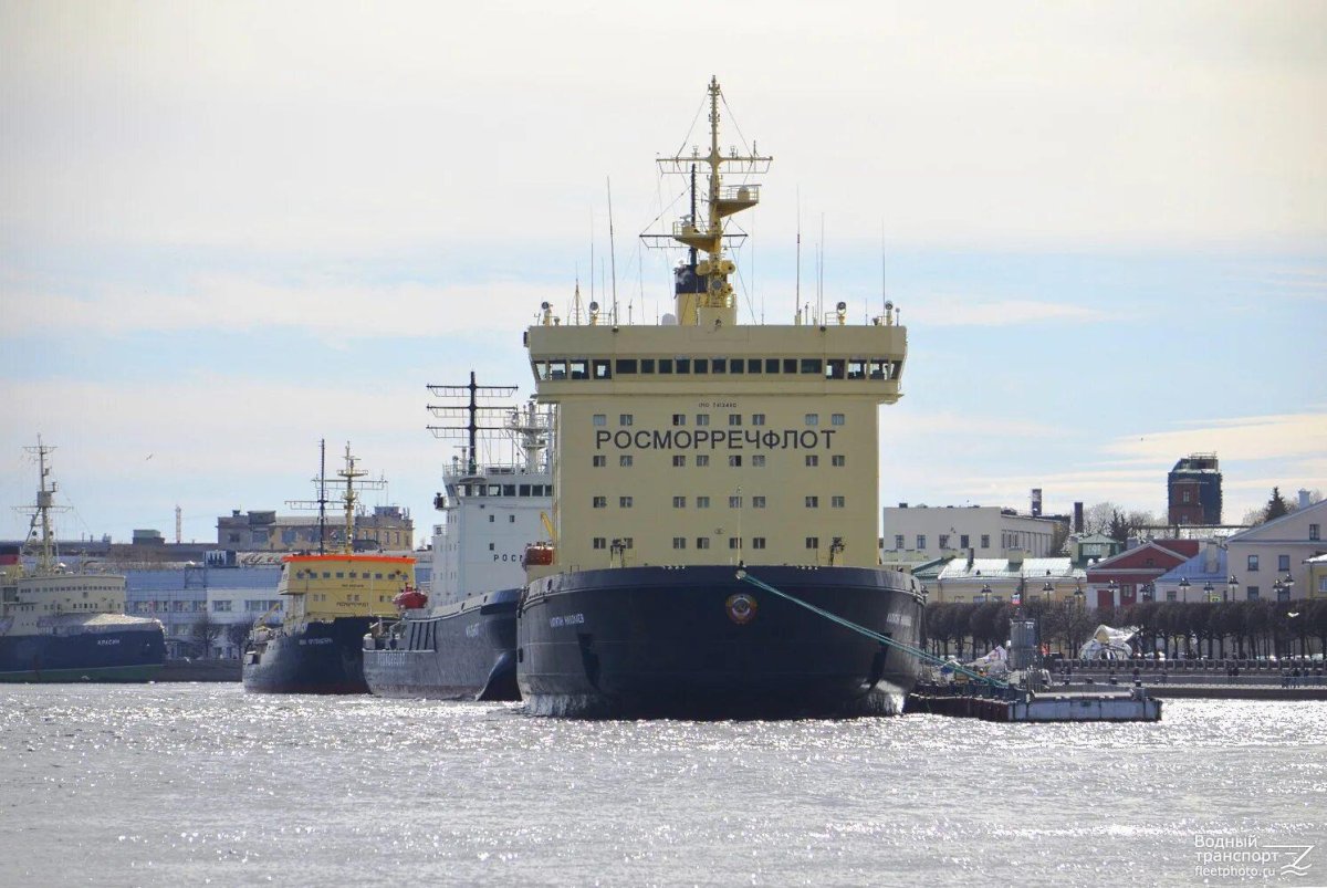 Ледокол Капитан Николаев