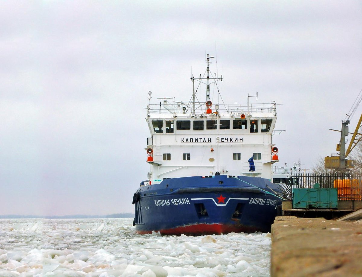 Капитан Чечкин ледокол