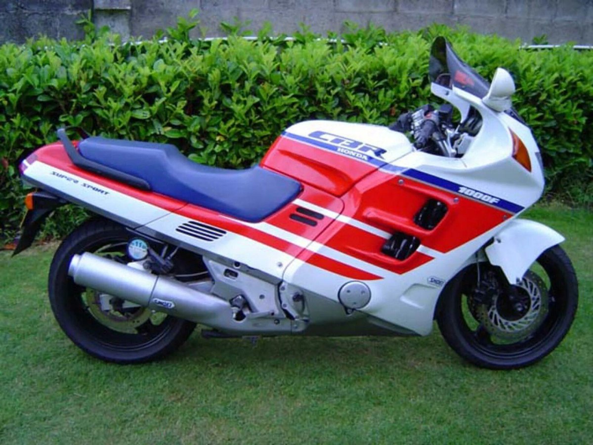 Honda cbr1000f 1990