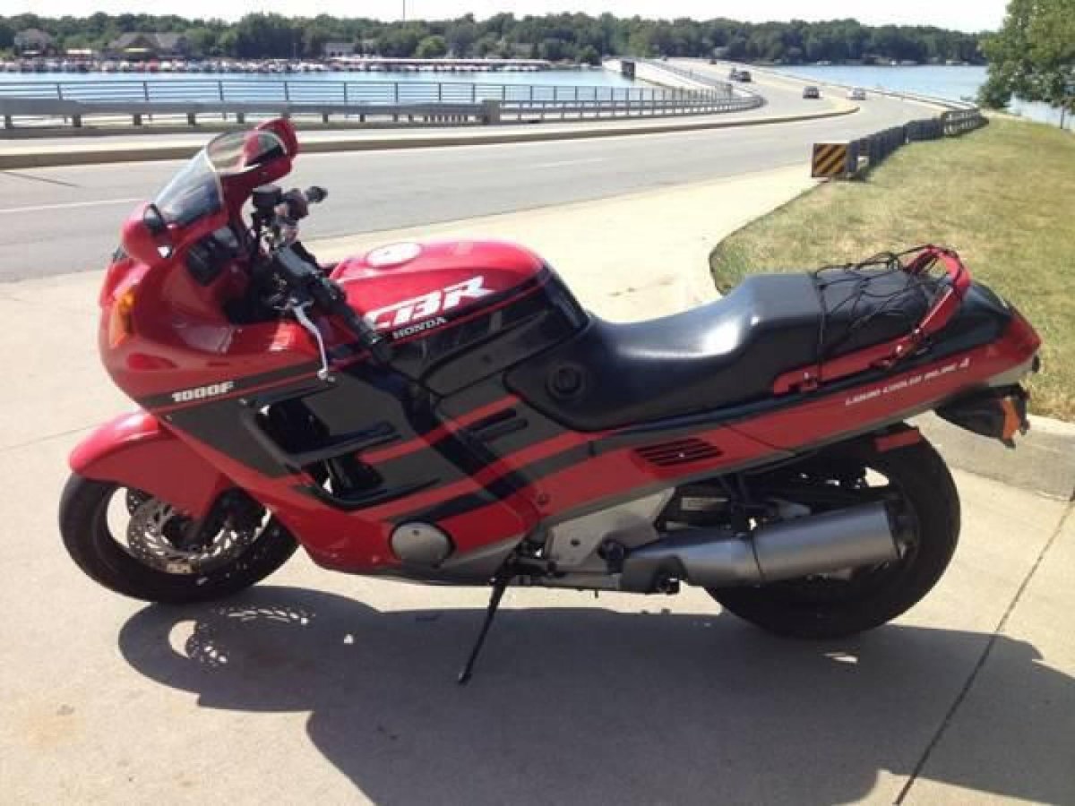 Хонда СБР 1000f