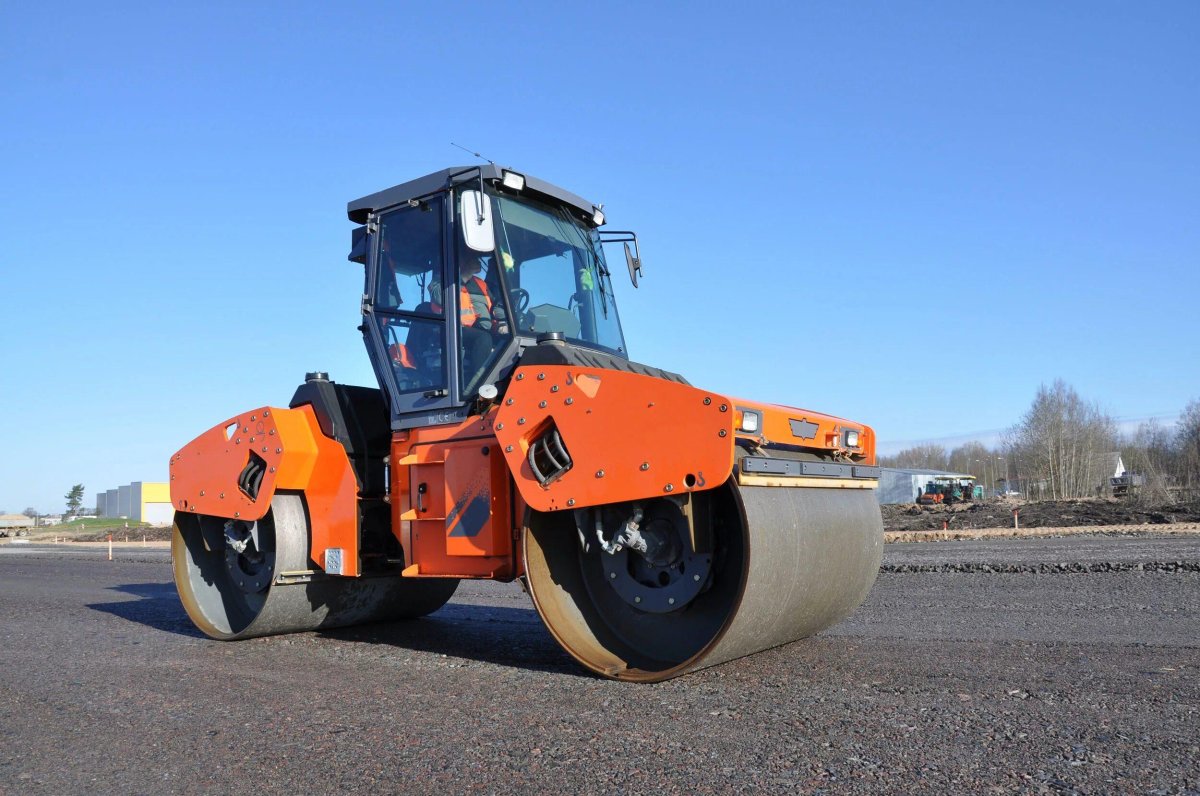 Дорожный каток Hamm—90.