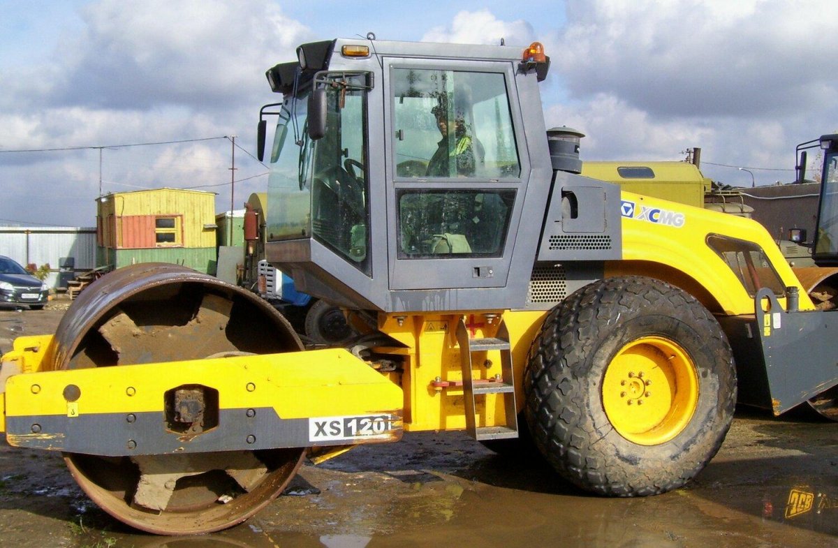 Каток XCMG xs120