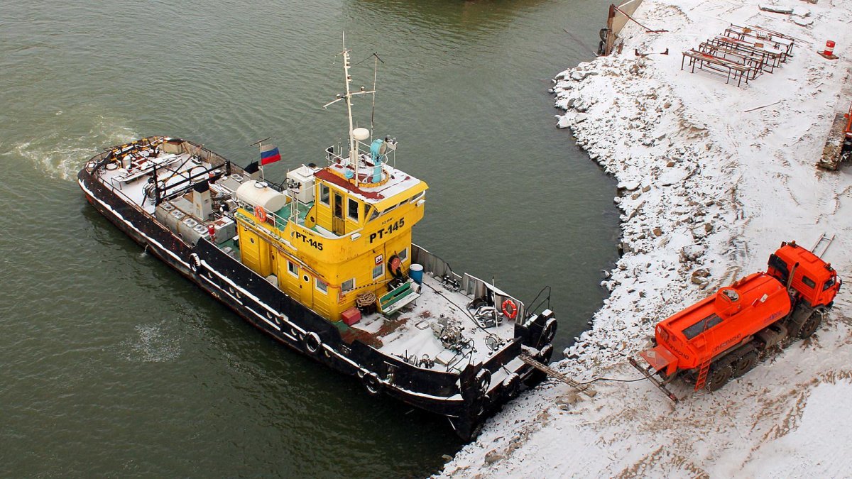 Буксир толкач 911б