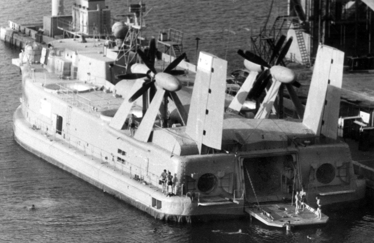 Десантный корабль Джейран