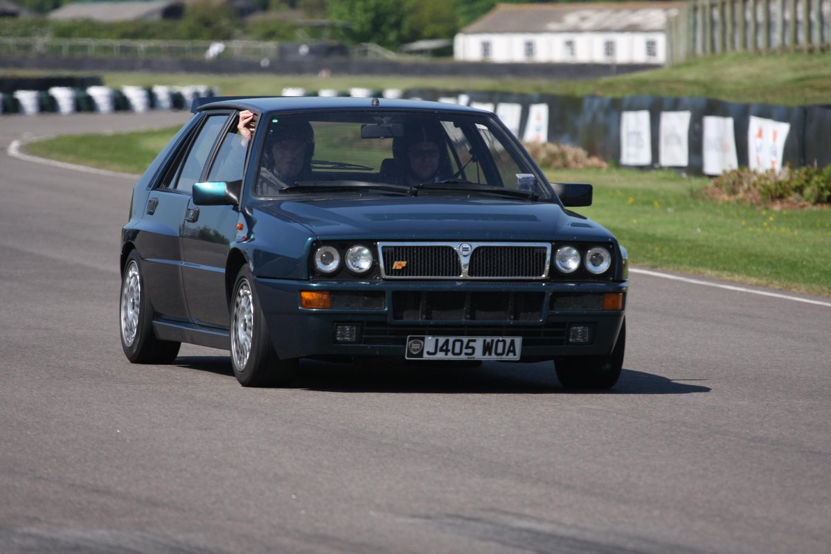 Лянча хэтчбек 1999г черная