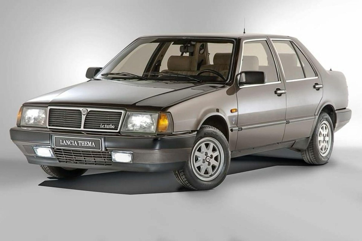 Lancia Thema i