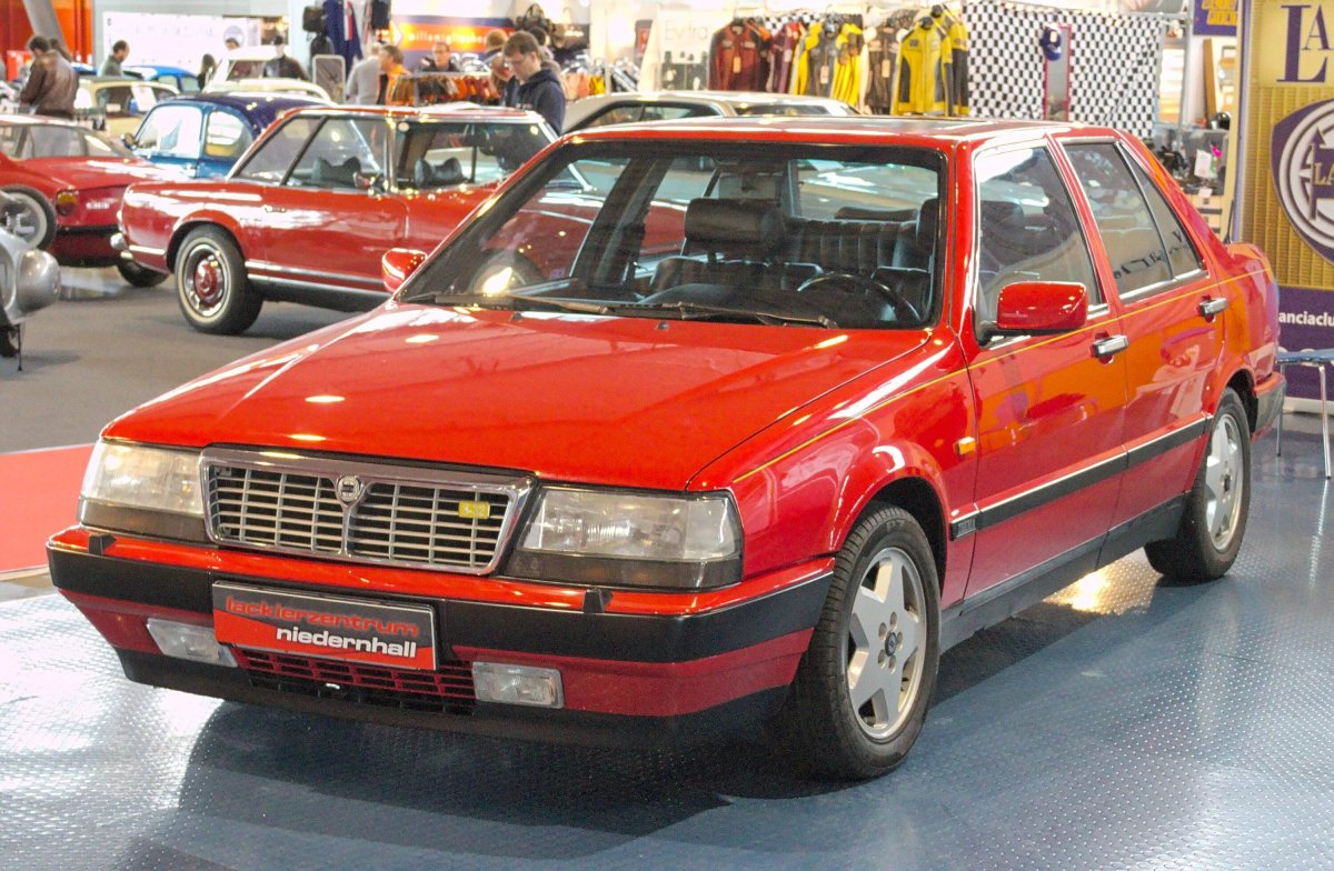 Lancia Thema 8.32