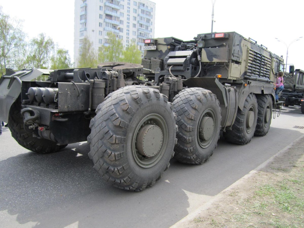 Тягач КАМАЗ 78504