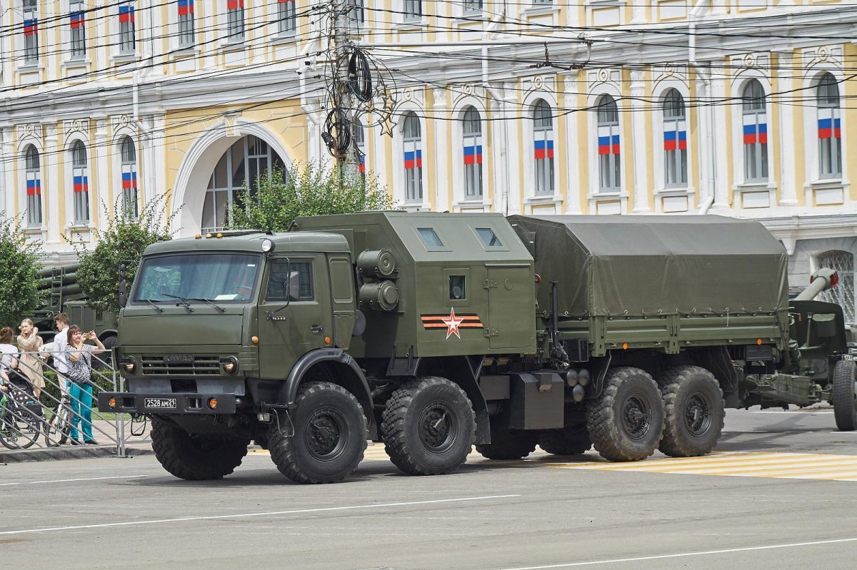 КАМАЗ 6350 артиллерийский тягач